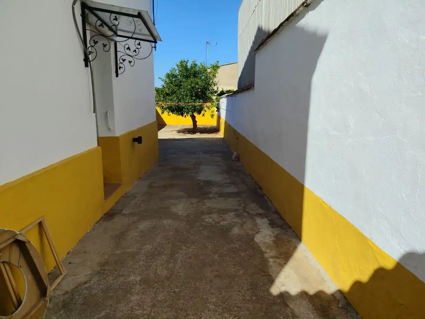 Vista exterior de Planta baixa en venda en Zarza-Capilla amb Aire condicionat, Traster i Moblat