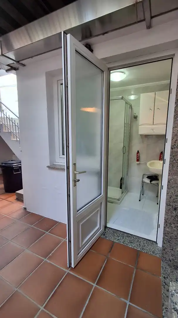Baño de Casa o chalet en venta en A Pobra do Caramiñal con Aire acondicionado, Calefacción y Jardín privado