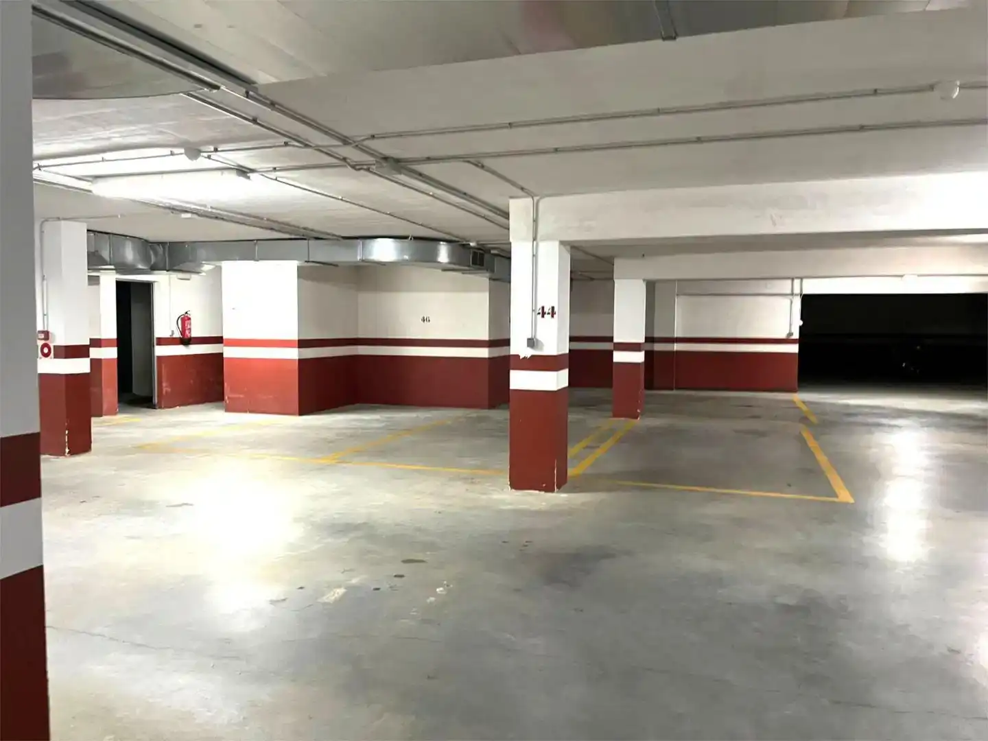 Aparcament de Pis en venda en Boiro amb Jardí privat, Parquet i Traster