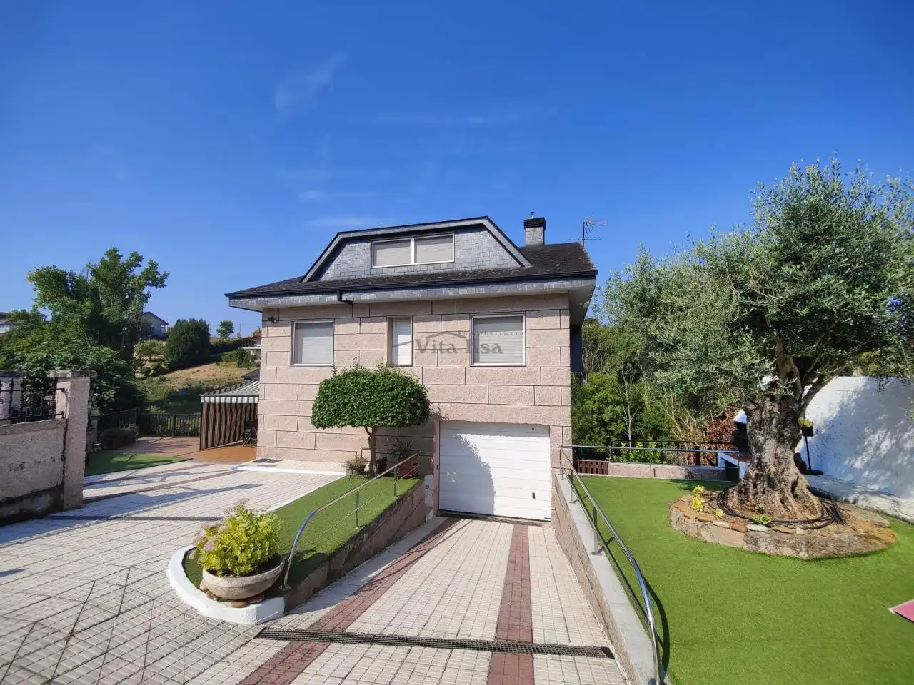 Exterior view of Houses for sale in Ourense Capital   with Heating, Private garden and Swimming Pool