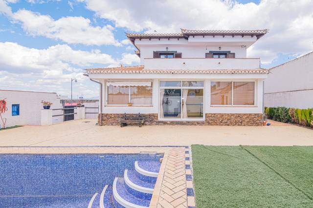 Casa-chalet en Alquiler en Las Flores - Huerta