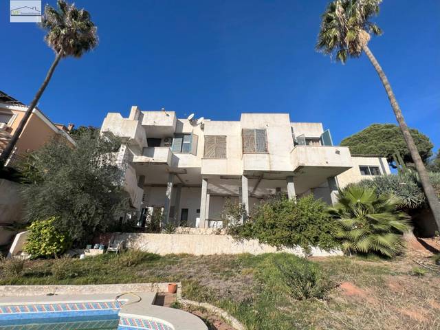 Casa-chalet en Venta en Calle GOLF-CANDADO en El Candado