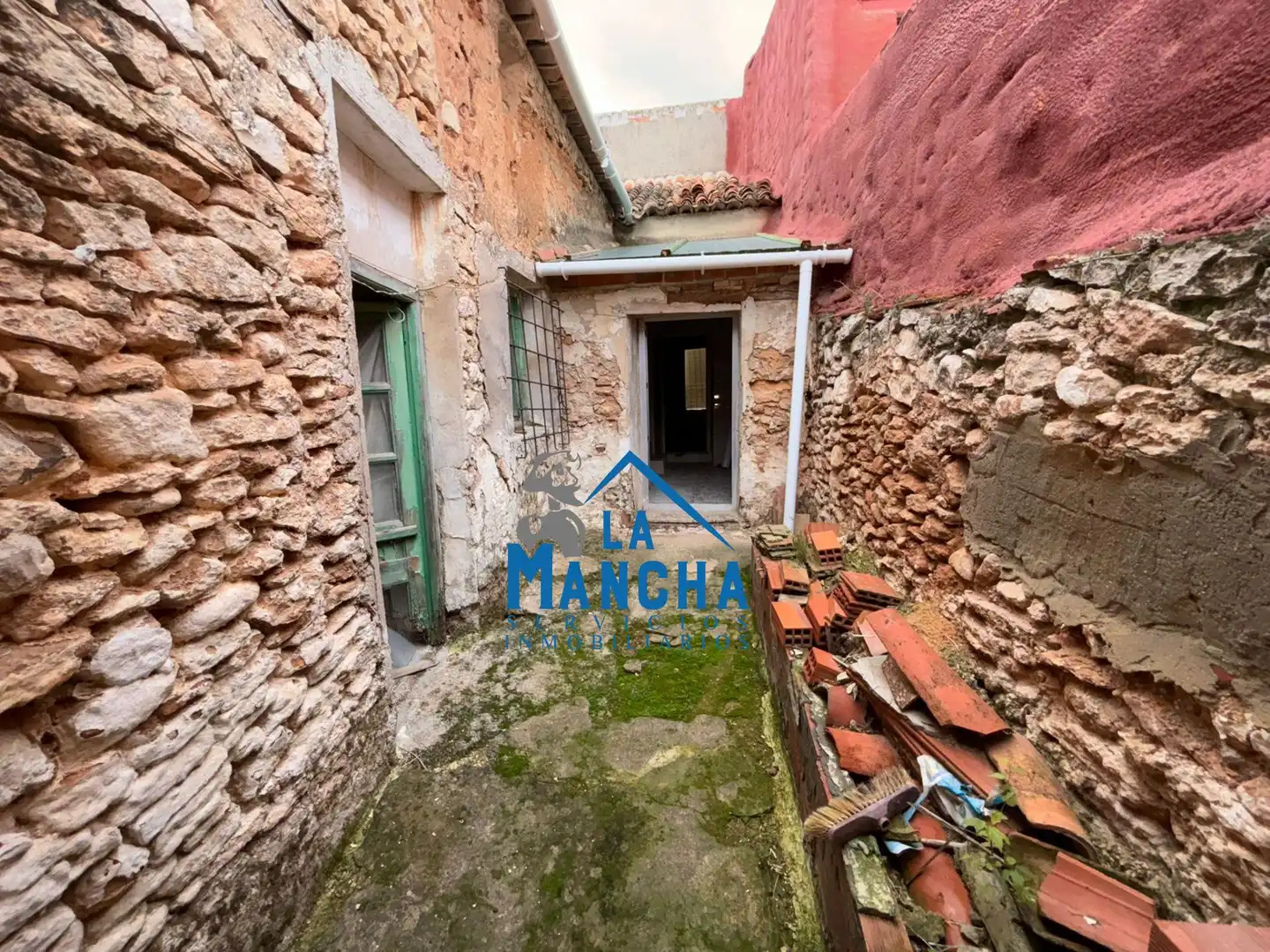Vista exterior de Casa o chalet en venta en Casas de Juan Núñez con Jardín privado