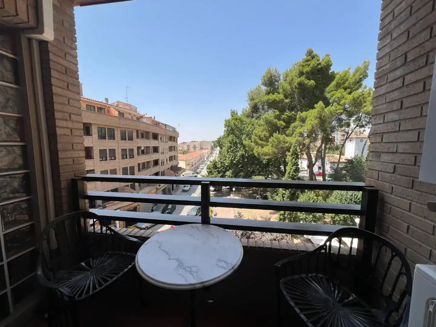 Terrassa de Pis de lloguer en Requena amb Aire condicionat, Moblat i Balcó