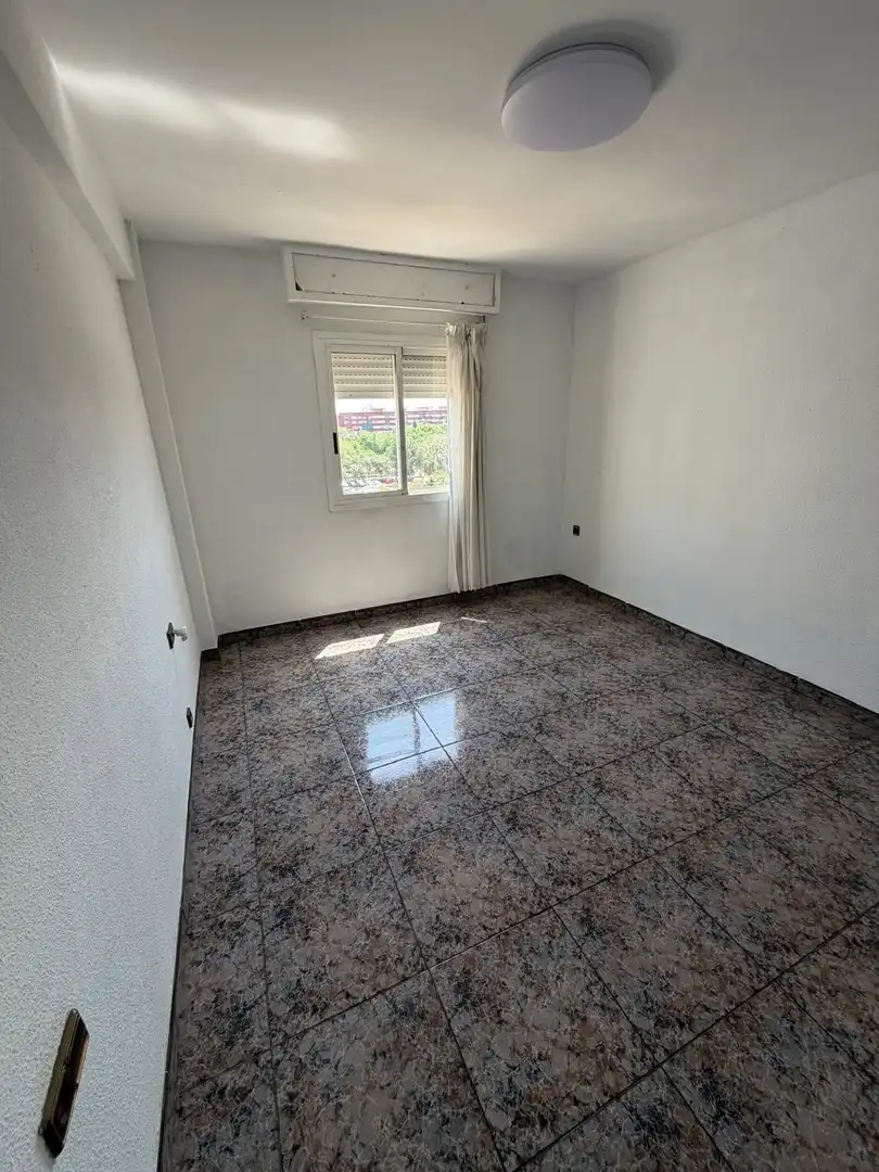 Habitación de Piso en venta en Valencia con Balcón