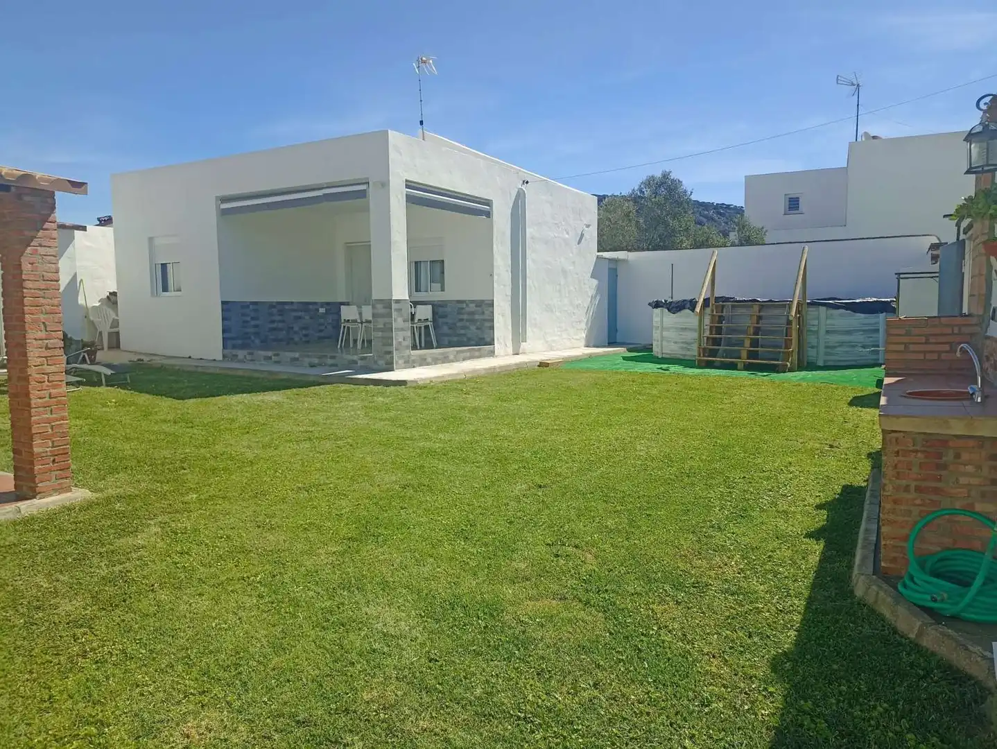 Vista exterior de Apartamento para compartir en Barbate con Aire acondicionado, Terraza y Amueblado