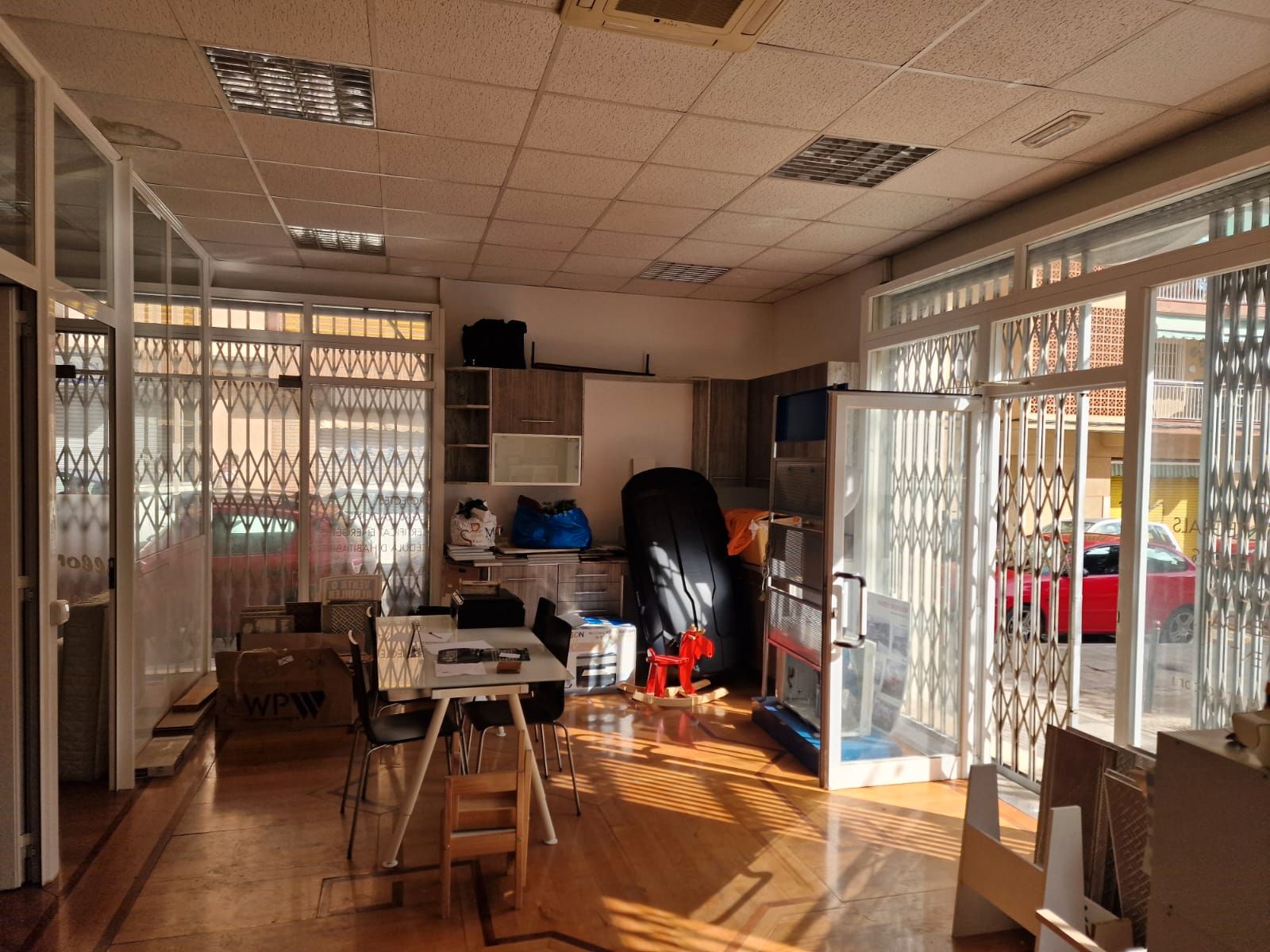 Premises to rent in Carrer de la Indústria, 55, Vinyets - Molí Vell