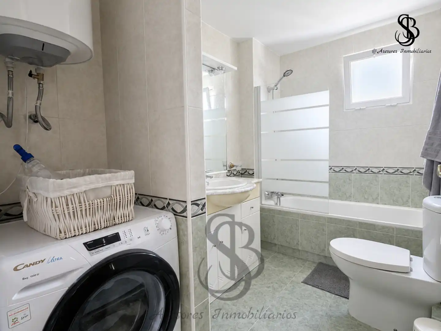 Baño de Casa adosada en venta en Busot con Aire acondicionado, Calefacción y Jardín privado