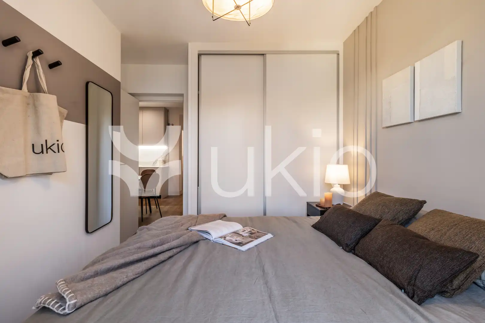 Habitación de Apartamento de alquiler en Madrid con Aire acondicionado, Calefacción y Amueblado