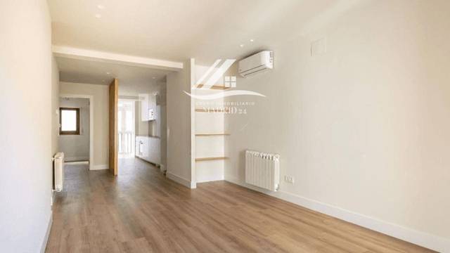 Piso en Venta en Espino en Embajadores - Lavapiés