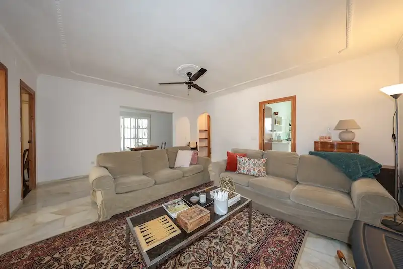Sala d'estar de Casa o xalet en venda en Guaro amb Jardí privat i Piscina