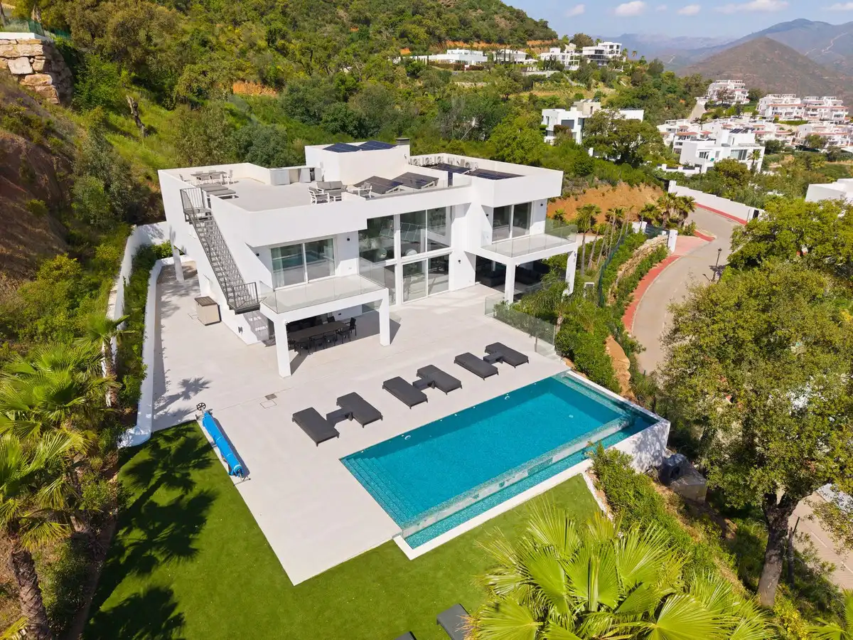 House with pool for sale in Elviria - Cabopino, imagen 3