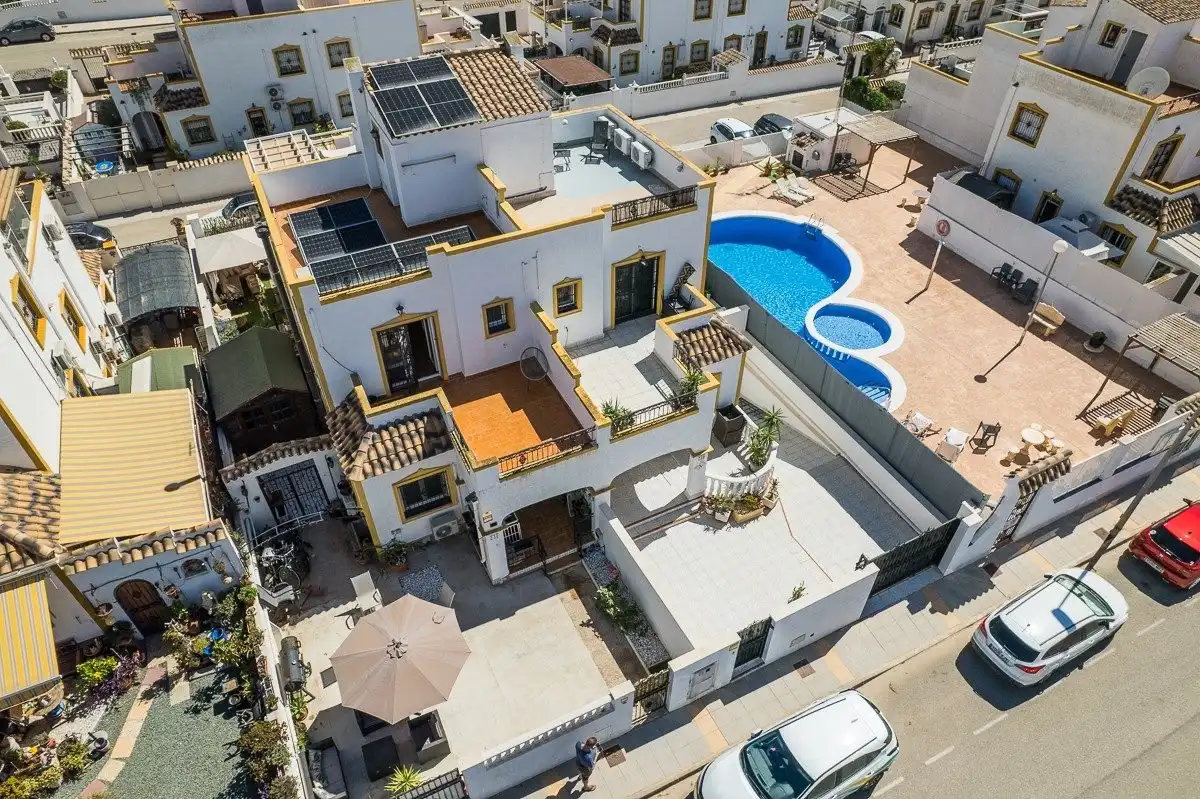 Exterior view of Houses for sale in Jacarilla, Alicante