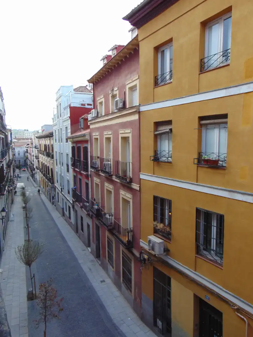 Vista exterior de Apartament en venda en Madrid amb Aire condicionat, Moblat i Balcó