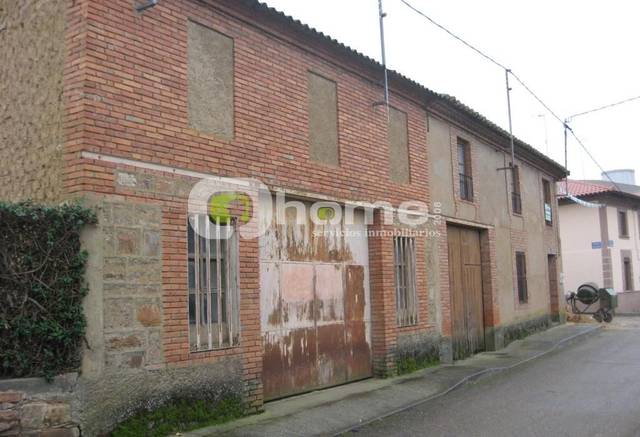 Casa-chalet en Venta en Travesía Iglesia en Perilla de Castro