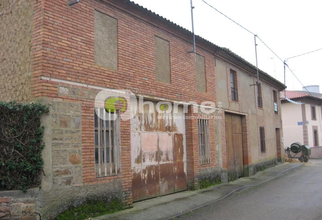 Exterior view of House or chalet for sale in Perilla de Castro