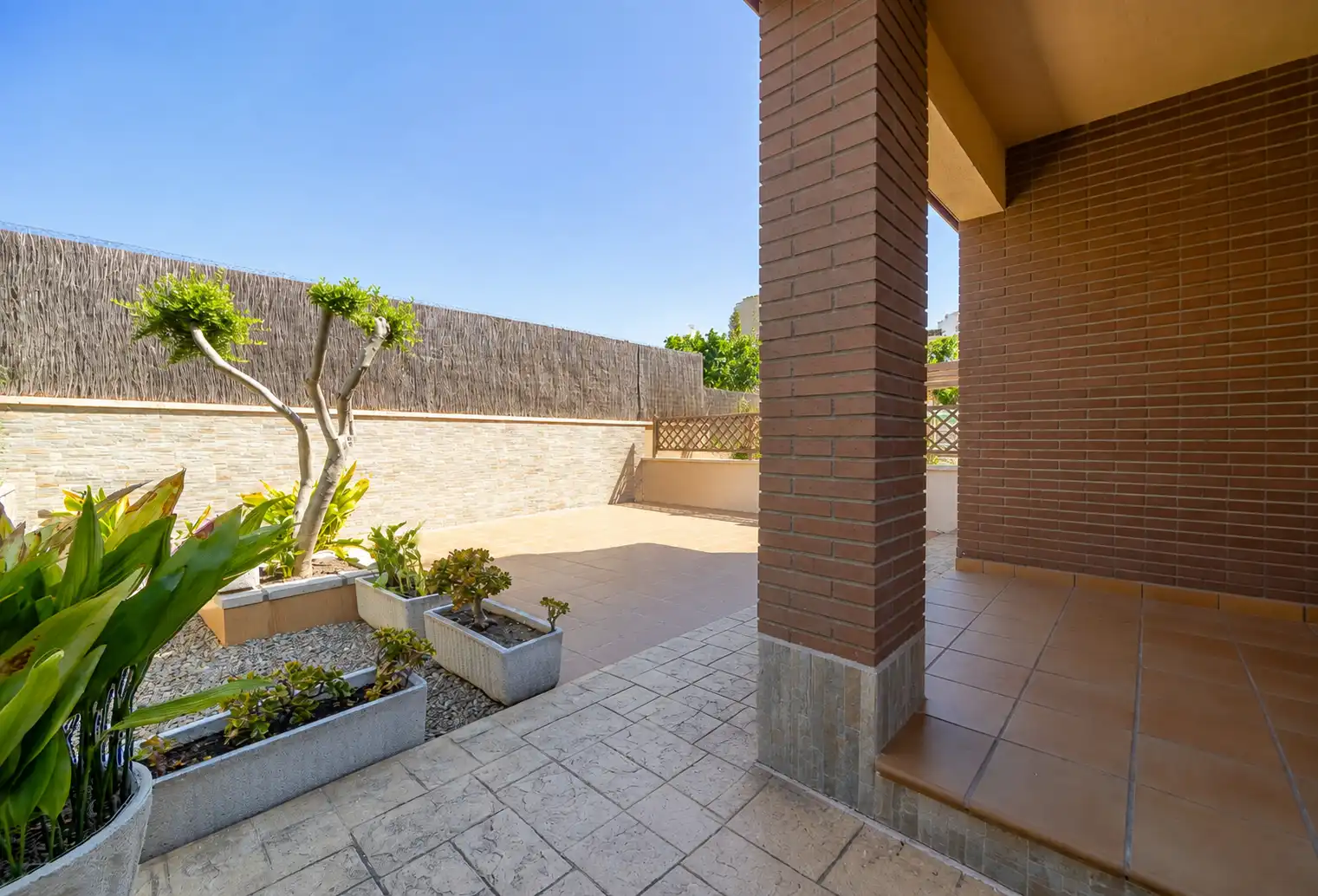 Terrassa de Casa adosada en venda en Cambrils amb Aire condicionat, Calefacció i Jardí privat