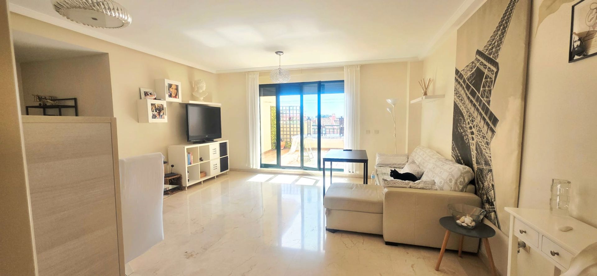 Living room of Flat for sale in Benalmádena  with Air Conditioner, Oven and Washing machine