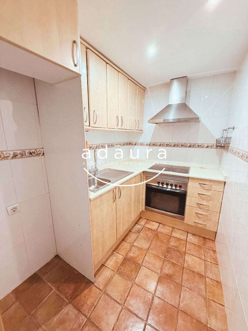 Cocina de Planta baja en venta en Mataró con Parquet, Horno y Balcón
