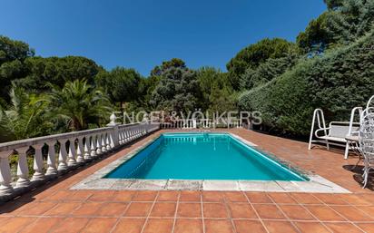 Vista exterior de Casa o xalet en venda en Valdemorillo amb Calefacció, Jardí privat i Terrassa
