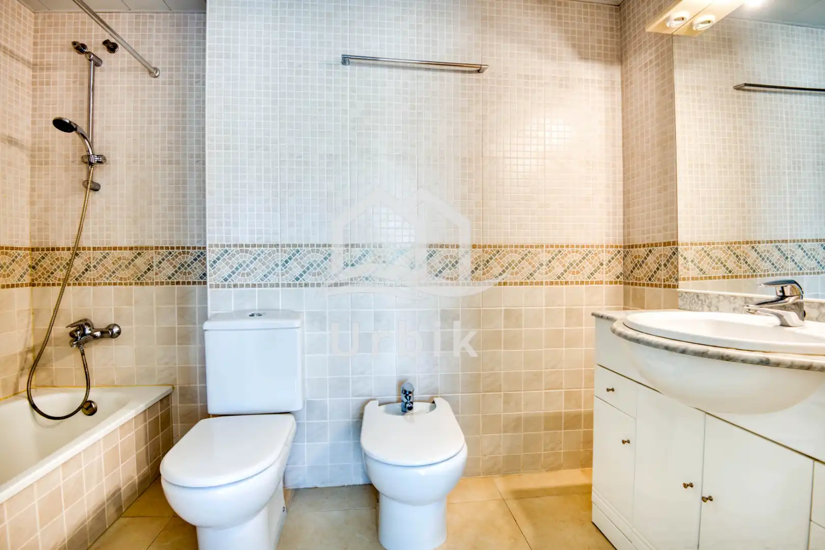 Baño de Piso en venta en Castell d'Aro, Platja d'Aro i s'Agaró con Aire acondicionado, Calefacción y Terraza