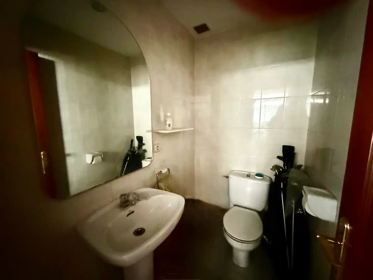 Bathroom of Office for rent in Irun 