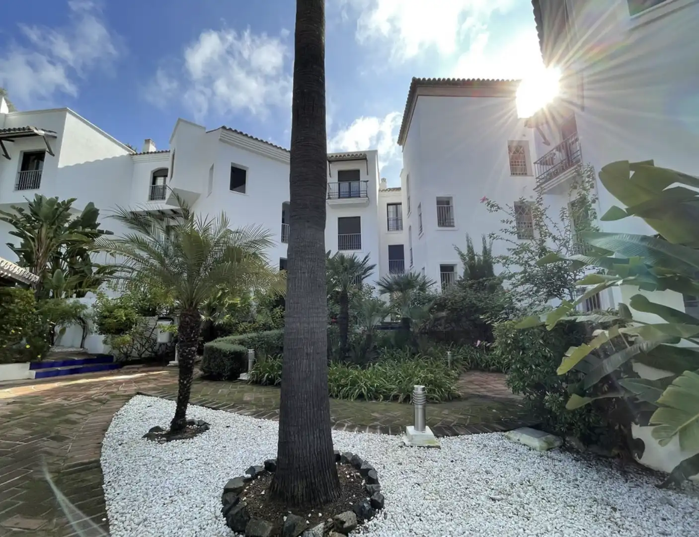 Vista exterior de Apartamento en venta en Benahavís con Aire acondicionado, Calefacción y Terraza