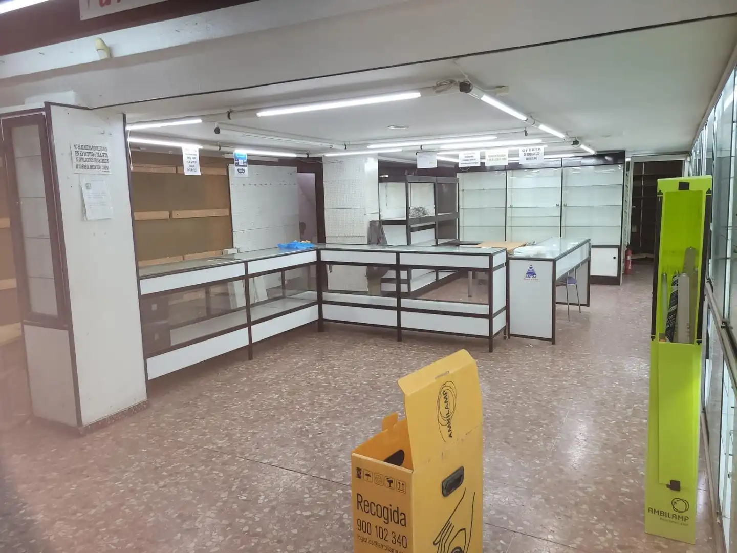 Local en venda en Cádiz amb Aire condicionat