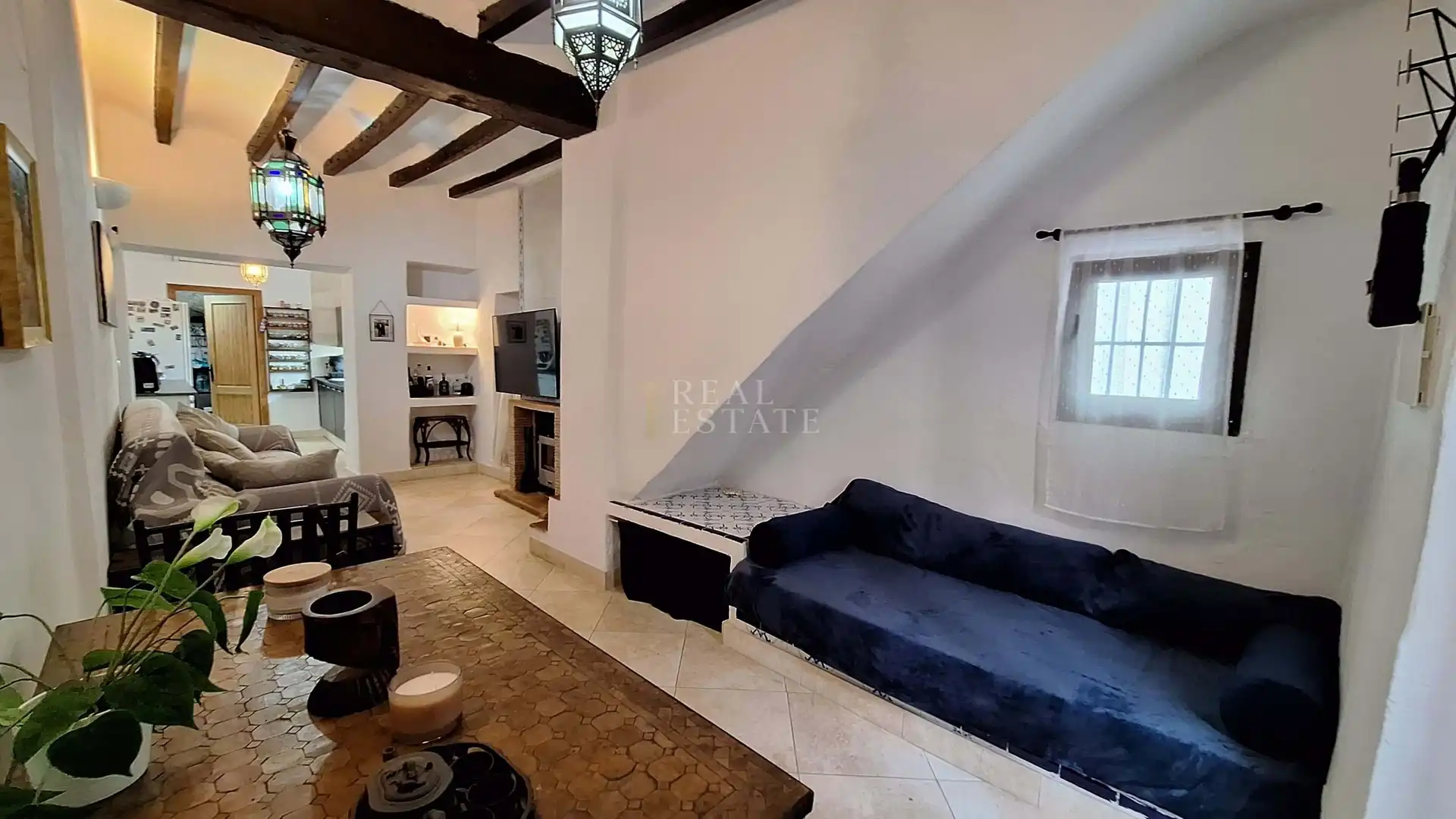 Living room of Detached homes for sale in Oliva  with Air Conditioner, Storage room and Jacuzzi