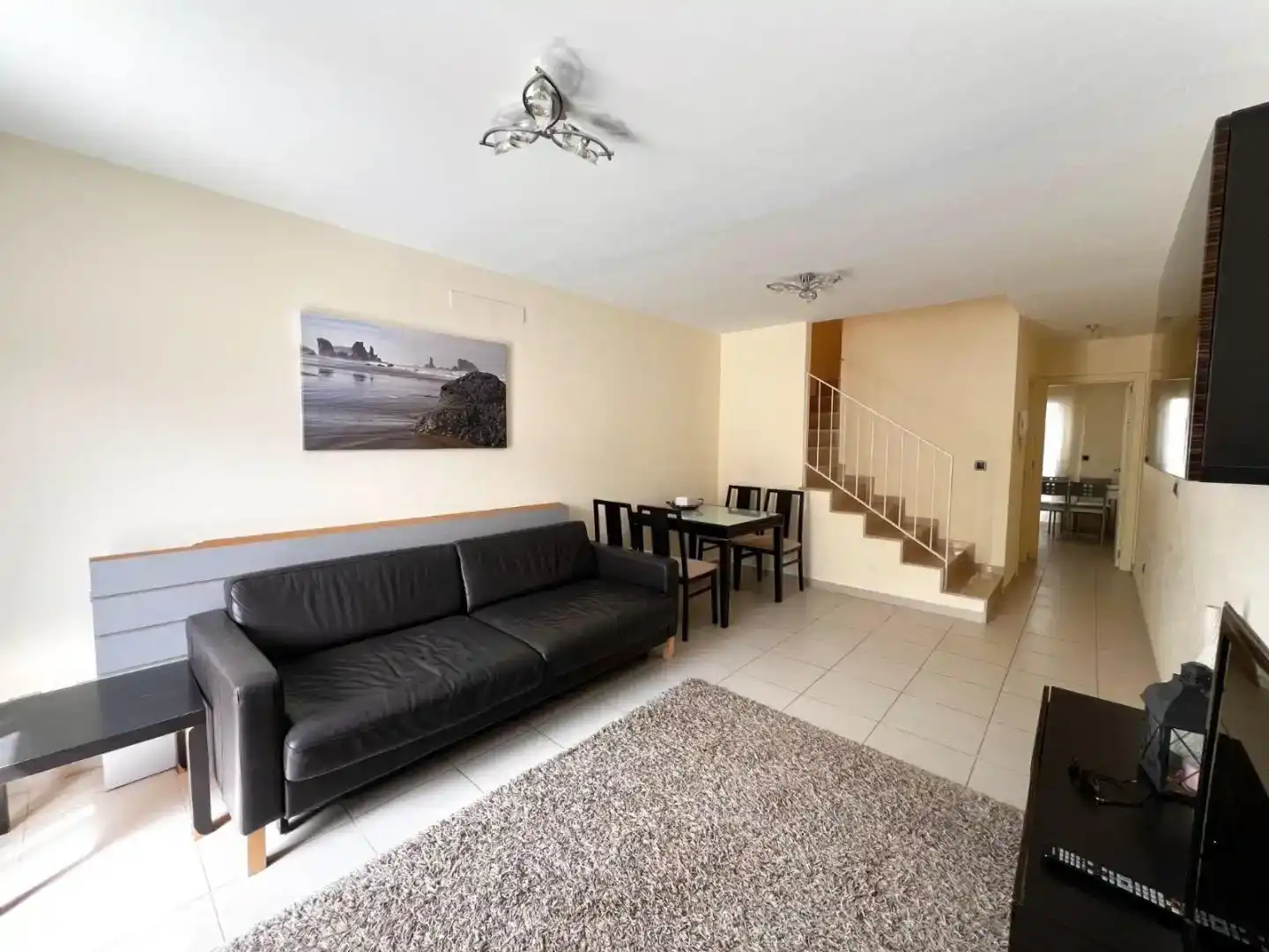 Sala d'estar de Casa adosada en venda en Agaete amb Piscina i Balcó