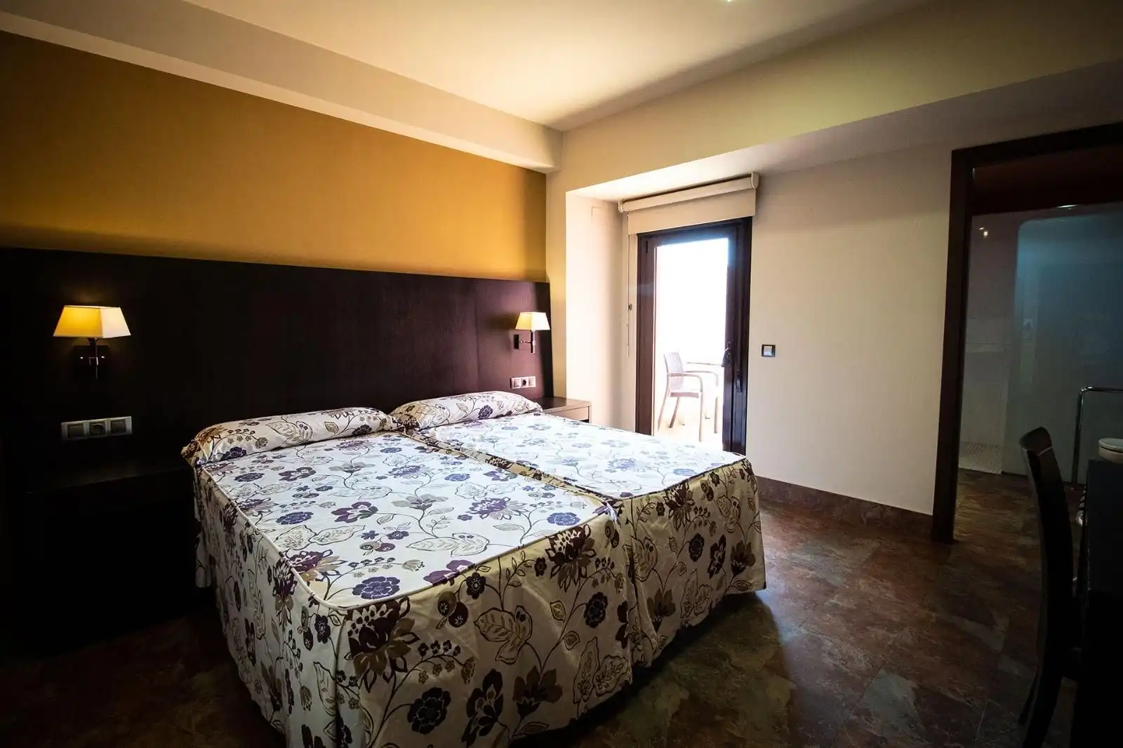 Habitación de Edificio en venta en Córdoba con Alarma