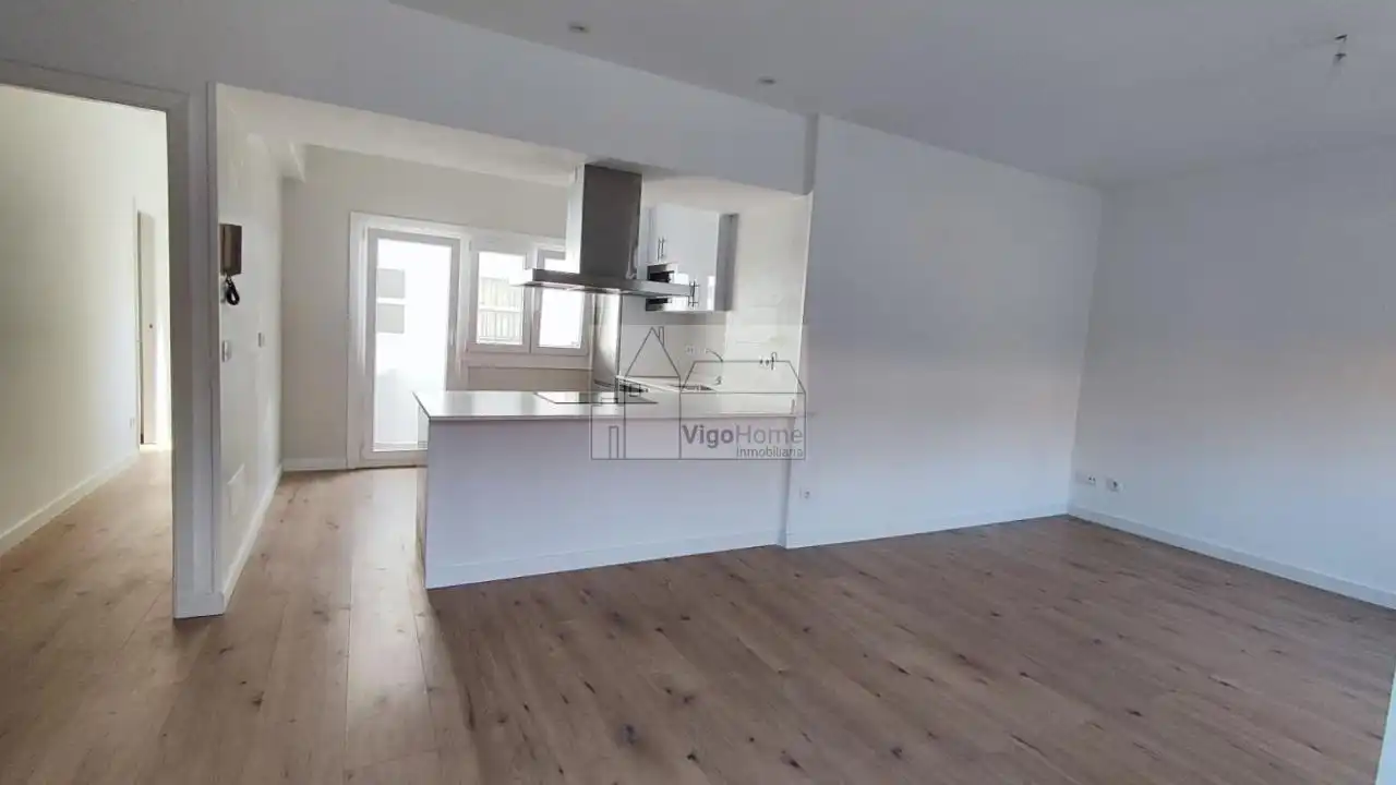 Kitchen of Flat for rent in Vigo   with Heating and Storage room