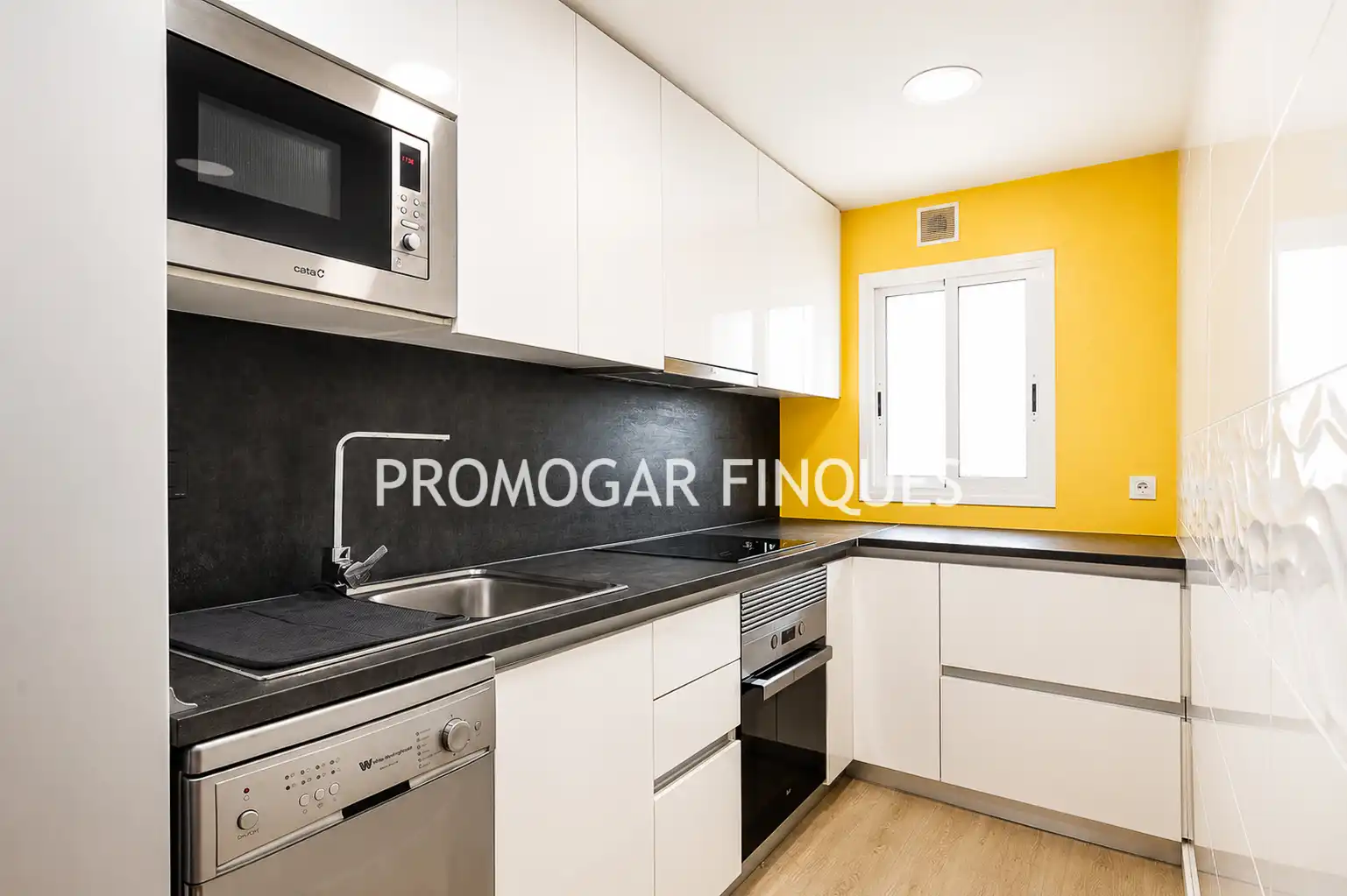 Kitchen of Flat for sale in Ripollet  with Parquet flooring, Terrace and Oven