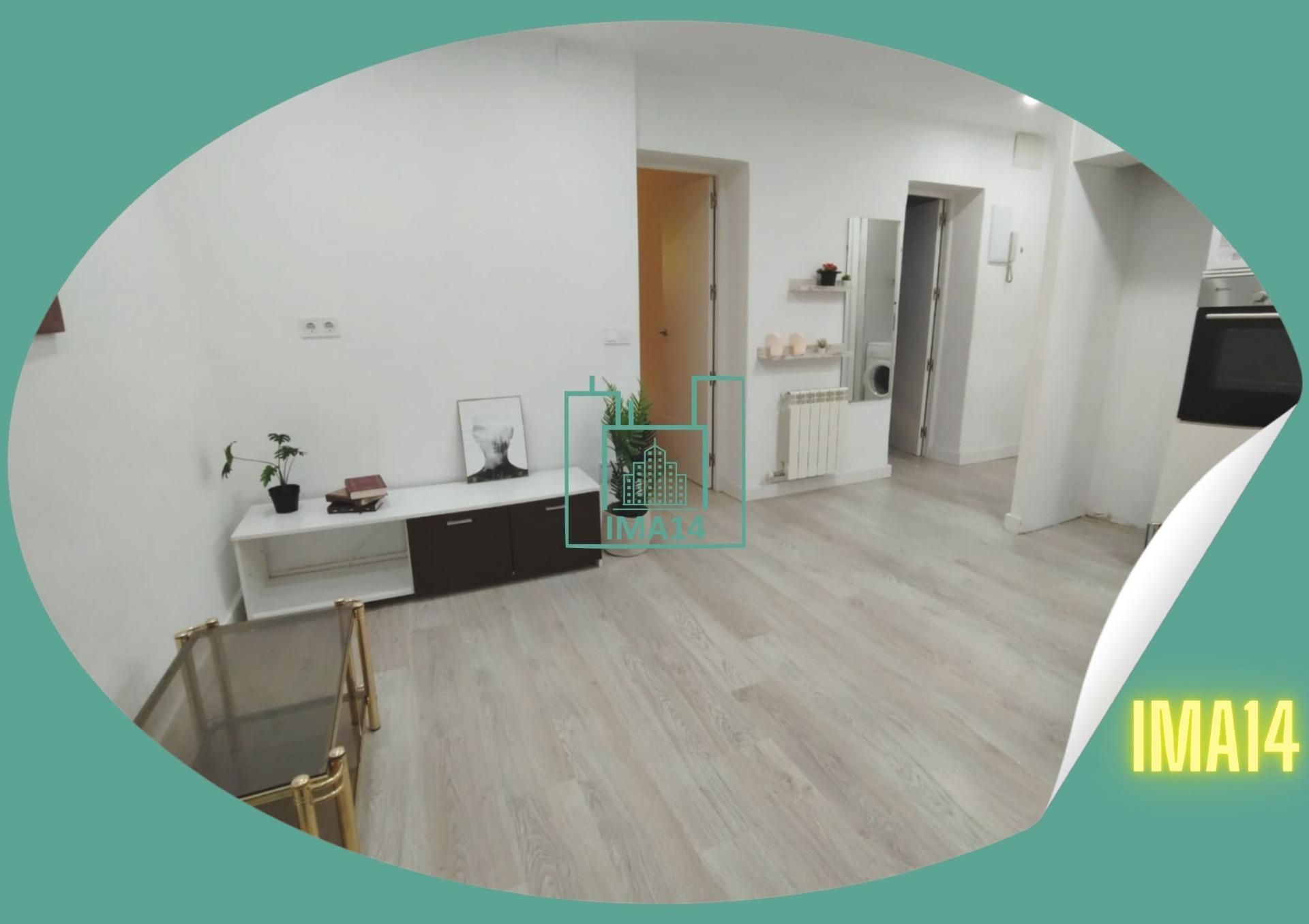 Sala d'estar de Apartament en venda en León Capital  amb Calefacció i Traster