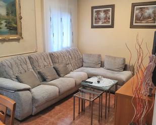 Sala d'estar de Planta baixa en venda en Terrassa amb Calefacció, Moblat i Forn
