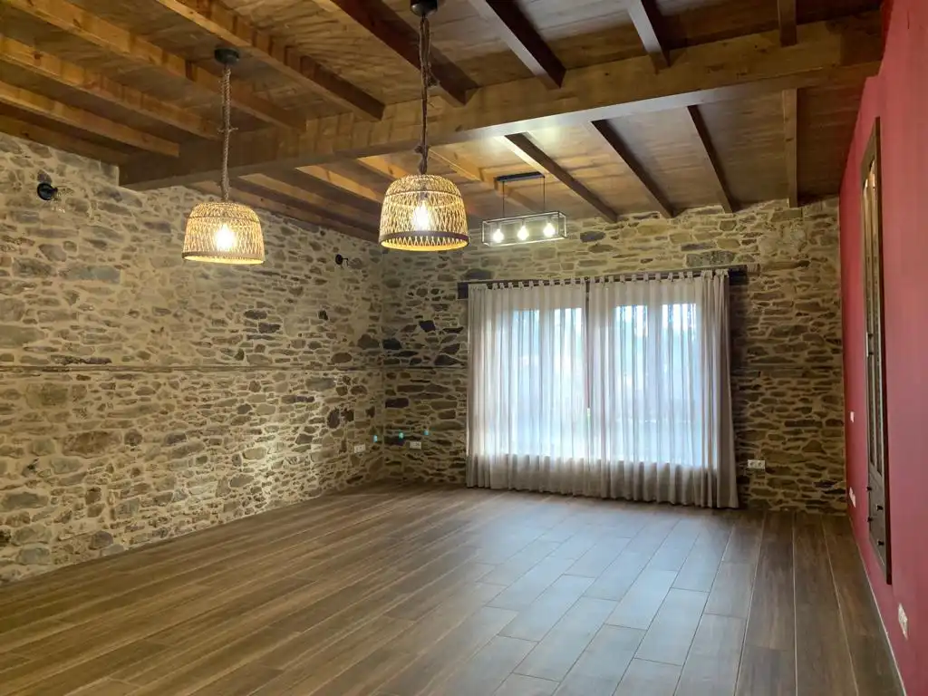 Menjador de Casa o xalet de lloguer en Boqueixón amb Calefacció i Jardí privat