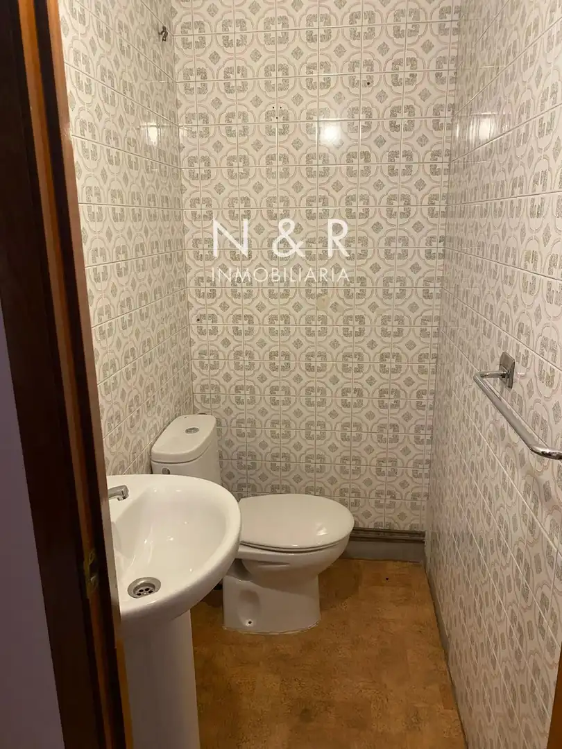 Baño de Piso en venta en Santiago de Compostela  con Calefacción y Amueblado
