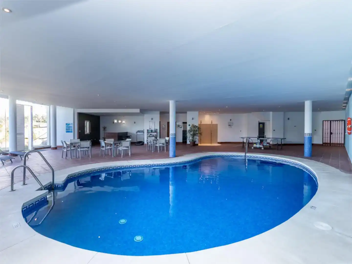 Swimming pool of Flat for sale in Benahavís  with Air Conditioner, Terrace and Swimming Pool