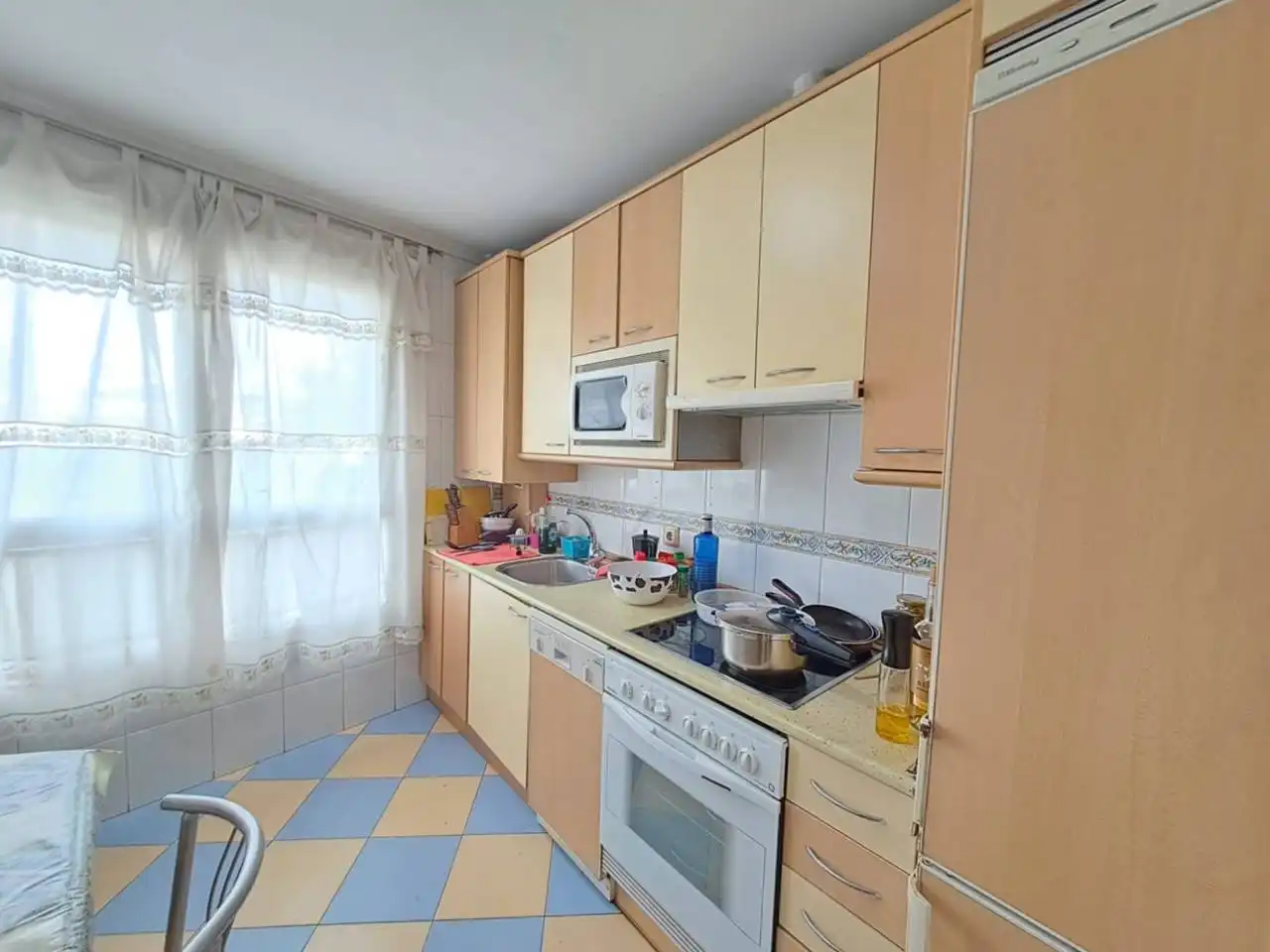 Cocina de Casa adosada en venta en Burgos con Calefacción, Jardín privado y Parquet