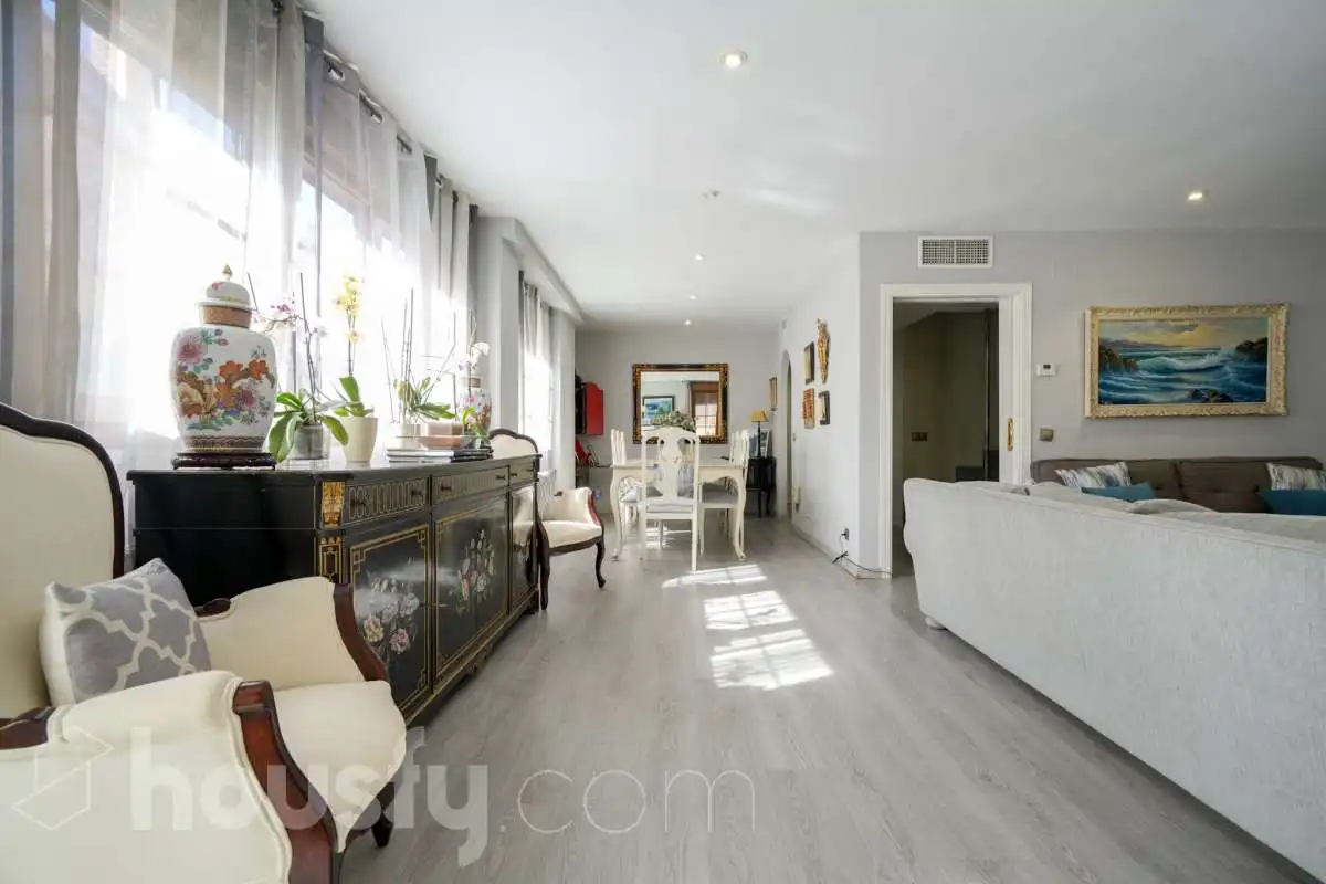 Sala de estar de Casa adosada en venta en Madrid con Aire acondicionado, Calefacción y Jardín privado