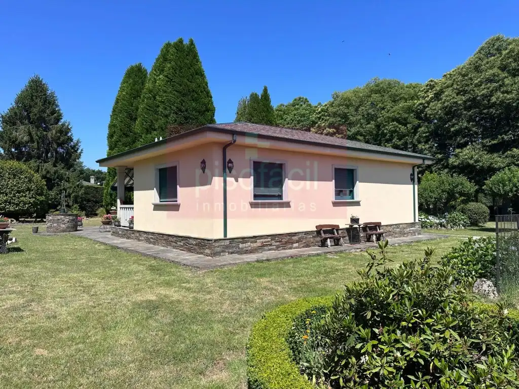 Außenansicht von Haus oder Chalet zum Verkauf in Lugo