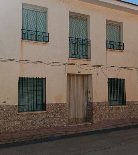 Foto 2 de Casa o chalet en venta en Calle Miguel de Cervantes, 26, Corral de Almaguer, Toledo