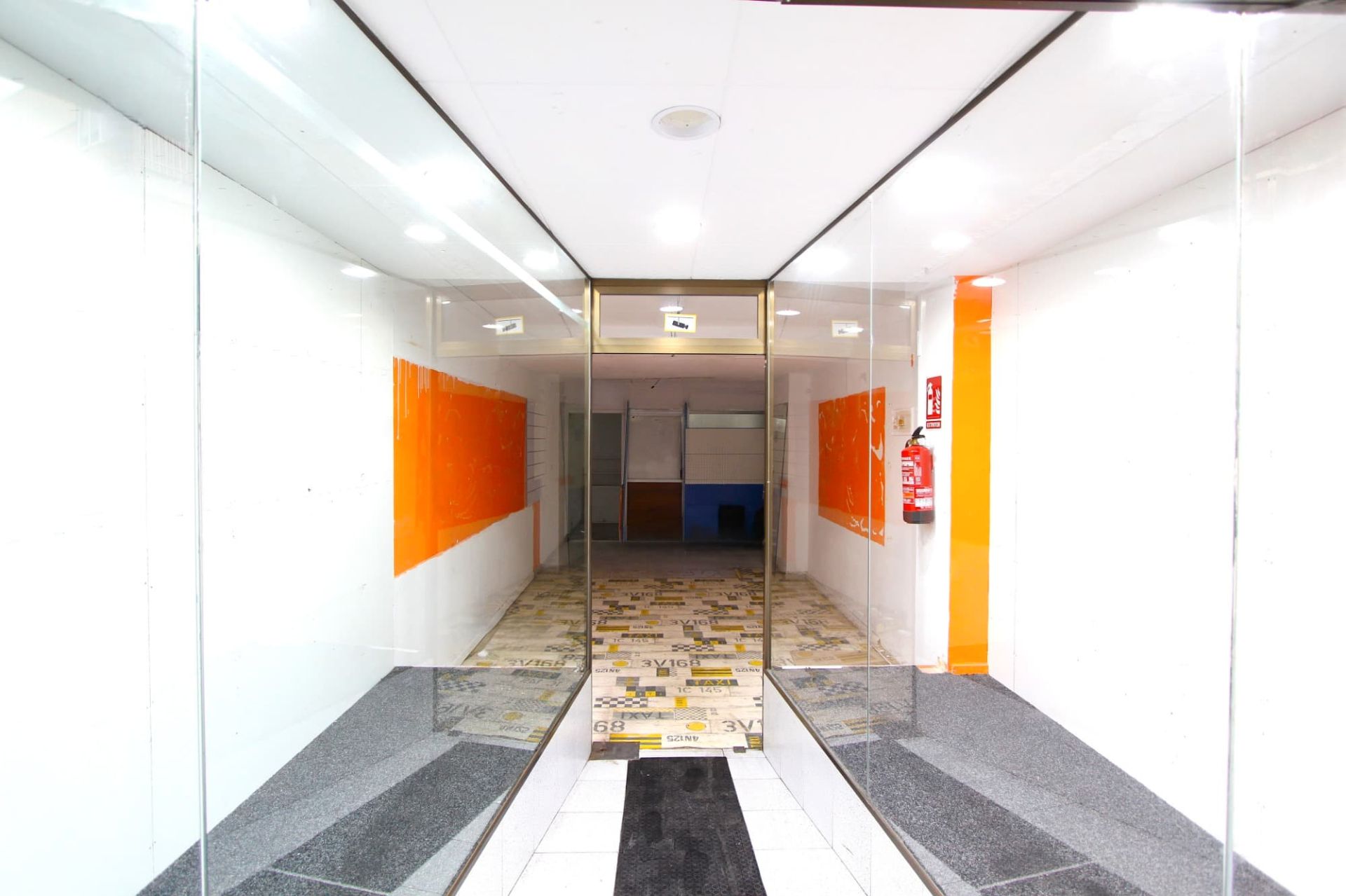 Local en venta en Castelldefels