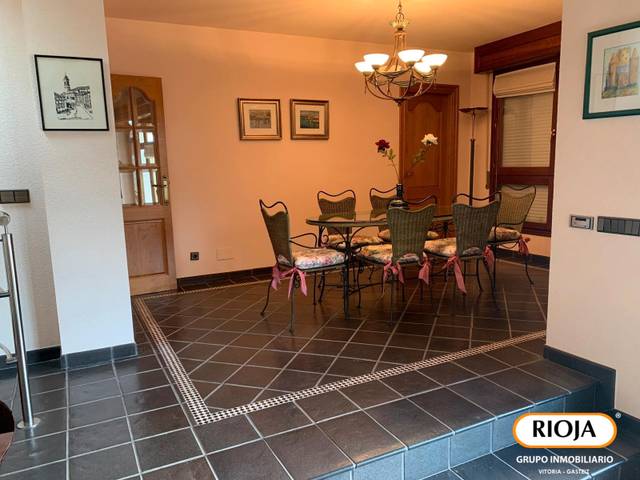 Casa-chalet en Venta en Kurtsaldea Kalea en Legutio