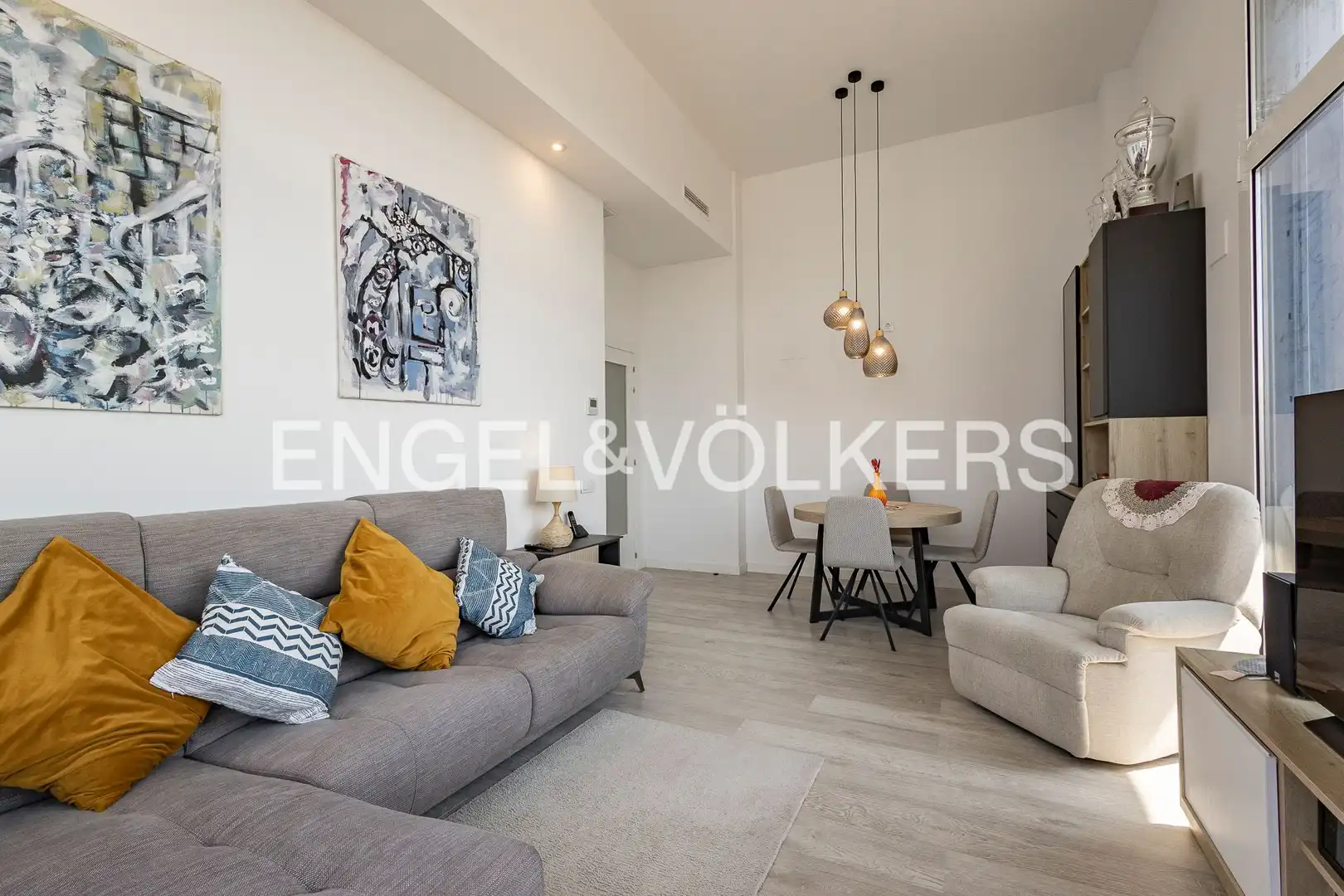 Sala d'estar de Àtic en venda en L'Hospitalet de Llobregat amb Aire condicionat, Calefacció i Parquet