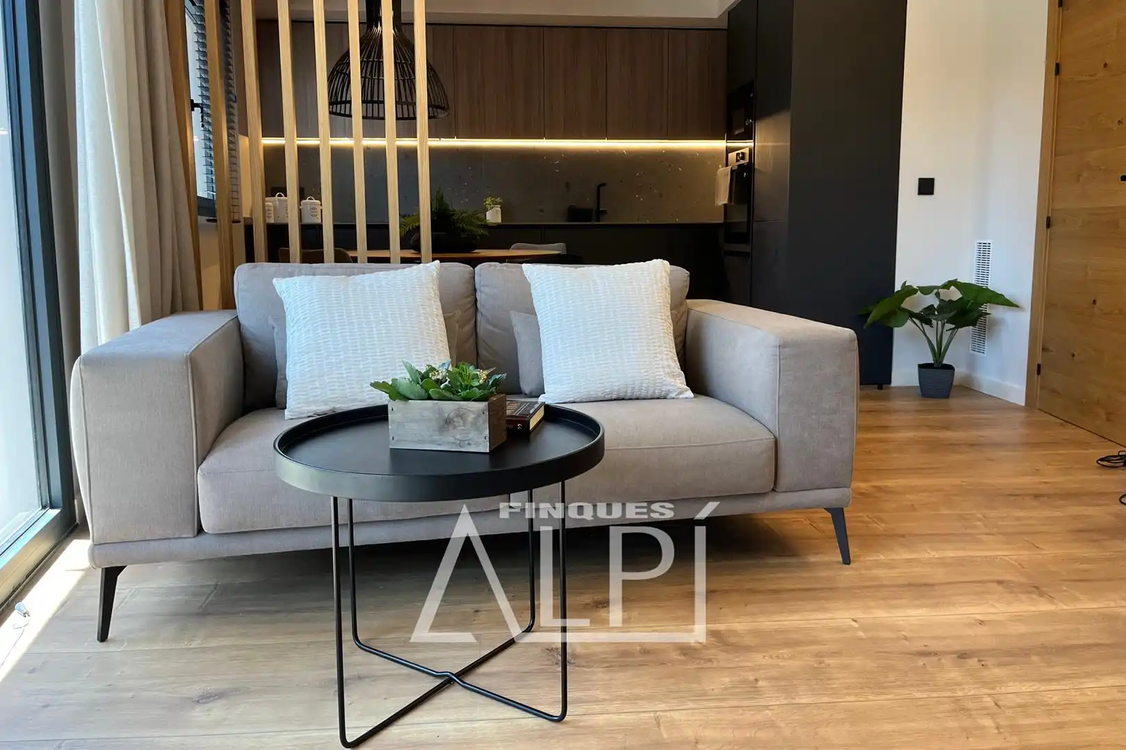 Sala d'estar de Apartament en venda en Puigcerdà amb Calefacció, Parquet i Traster