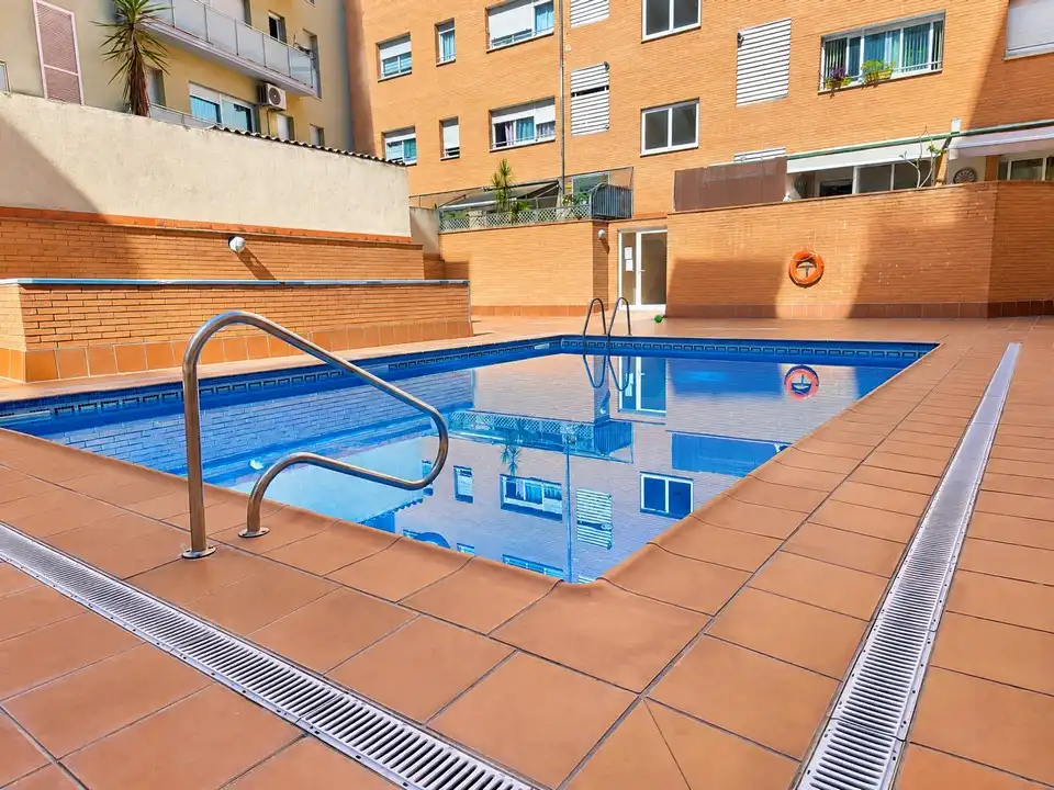 Pis amb piscina en venda a Carrer Josep Soldevila, imagen 5