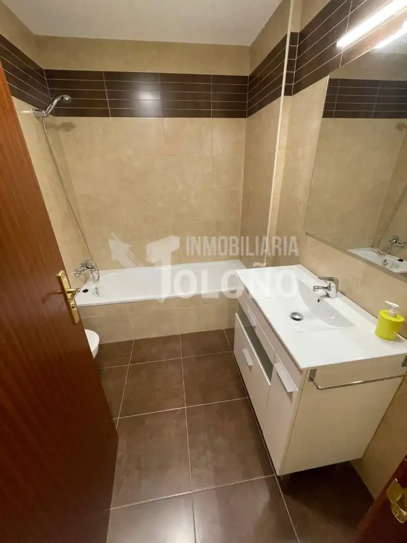 Bathroom of Flat for sale in Zarratón  with Heating, Furnished and Oven