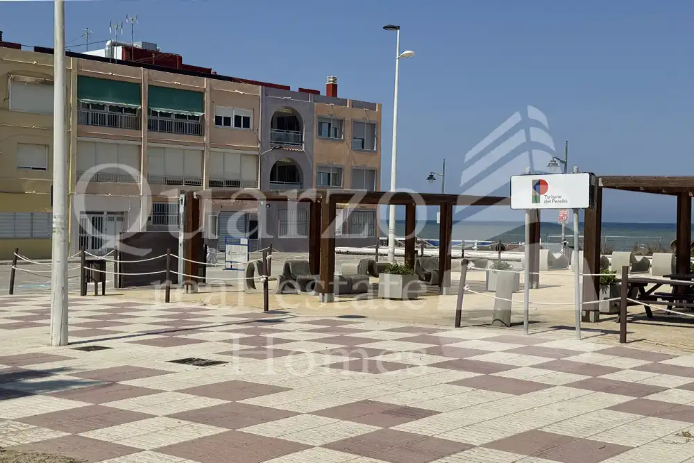 Vista exterior de Casa adosada en venda en Sueca amb Aire condicionat, Calefacció i Terrassa