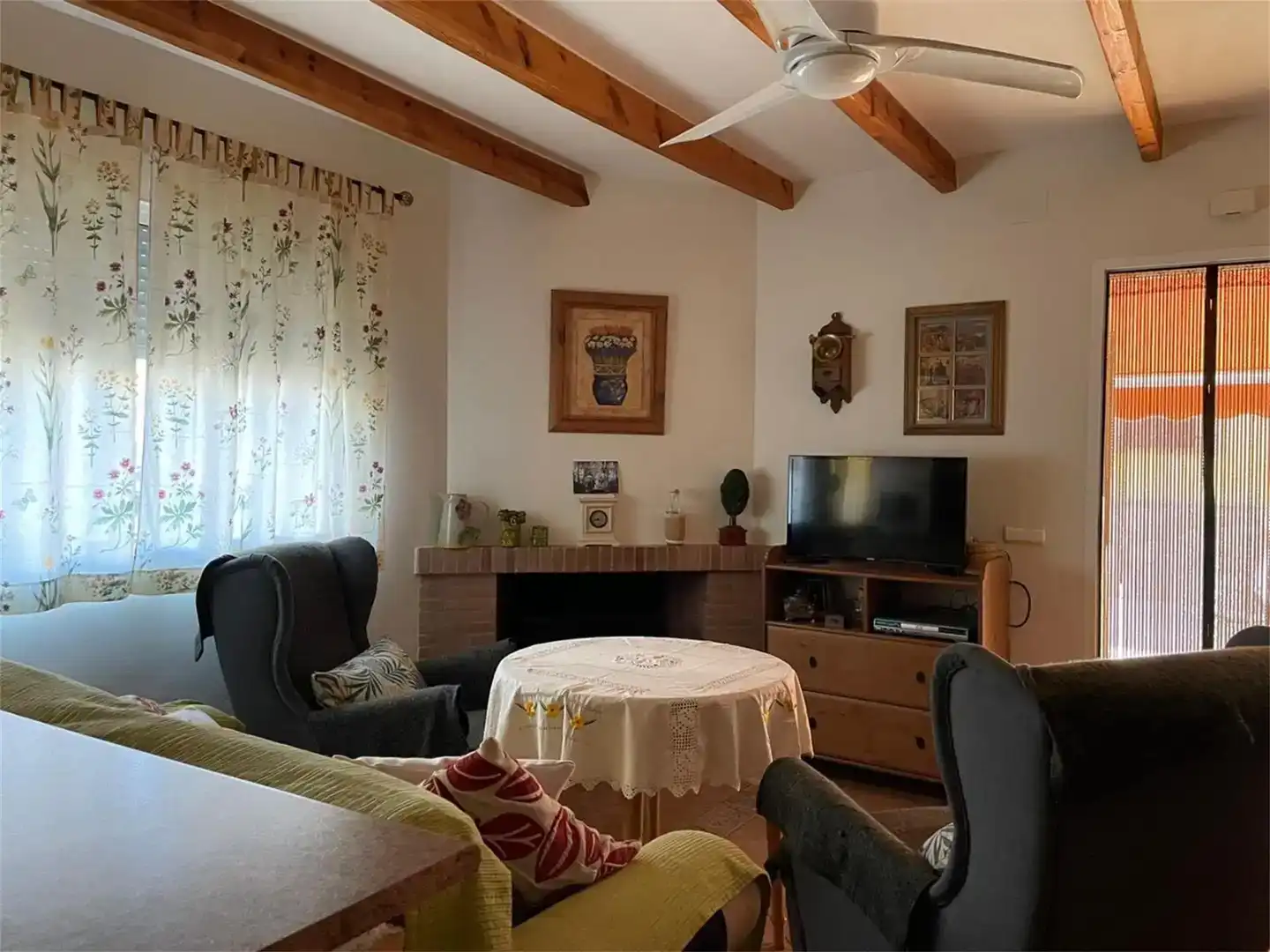 Sala d'estar de Casa adosada en venda en Alía amb Aire condicionat, Traster i Forn